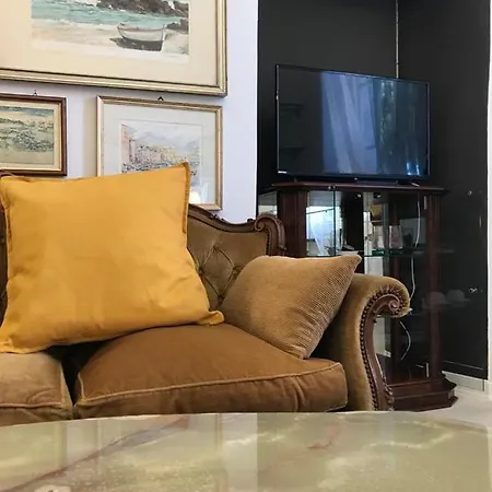 Sanctus Syrus 4 Guest house Albenga